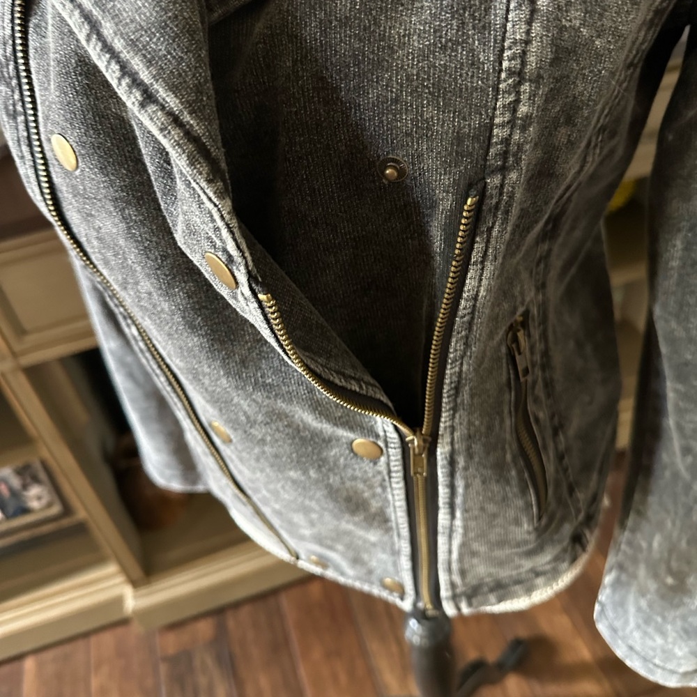 Jacket - Picture 5 of 7